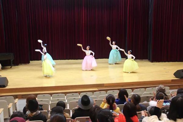 榆林园园舞蹈学校受我爱祖国全国组委会邀请参加中韩两国文化交流活动